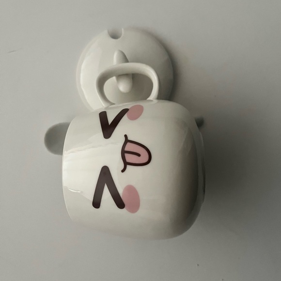 Adorable tea cup with steeping cover and matching spoon. - Picture 2 of 6